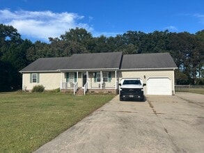 Building Photo - 200 Dramtree Dr Building Photo - 200 Dramtree Dr