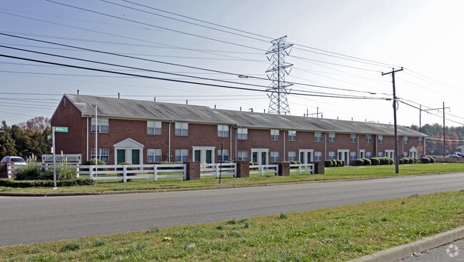 Building Photo - Lawndale Farms