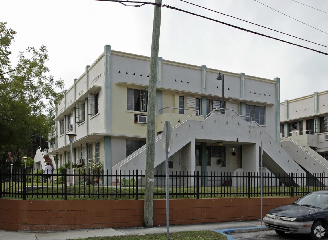 Building Photo - 500 SW 4th Ave