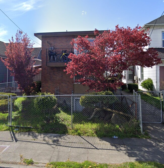 Edificio frontal - 2335 15th Ave S