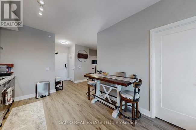 Photo du bâtiment - 11782 Ninth Line