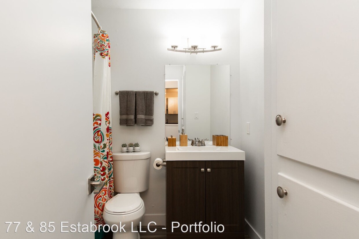 Foto del edificio - 85-85 Estabrook St