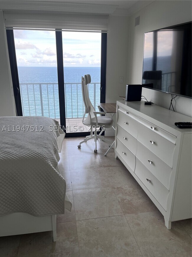 Foto del edificio - 2625 Collins Ave