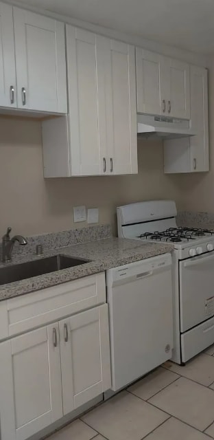 Foto del edificio - City Heights! RENOVATED 2-Bed, 1-Bath with IN UNIT W/D