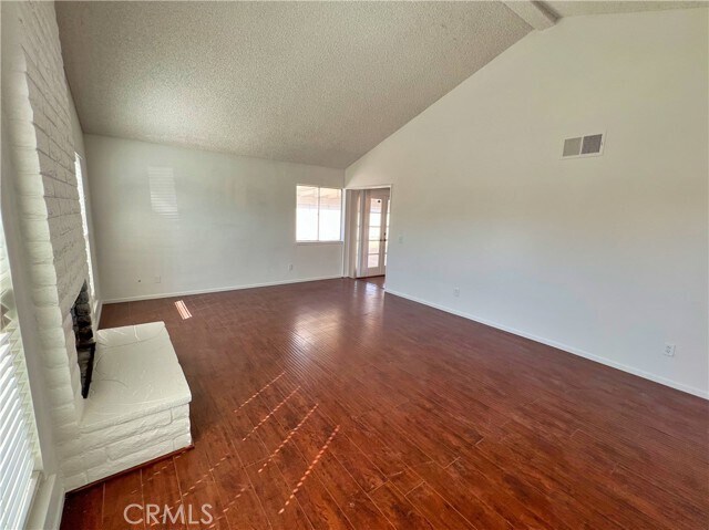 Foto del edificio - 22574 Kentfield St