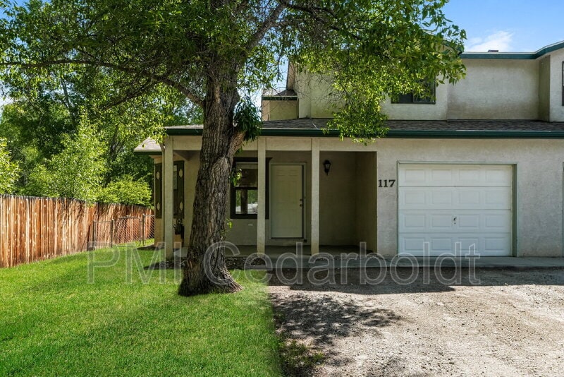 Primary Photo - 117 N Sangre De Cristo Ave