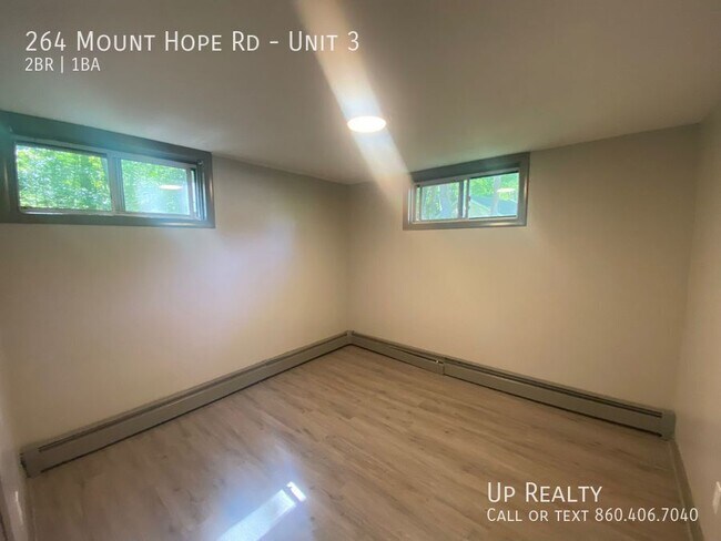 Foto del edificio - 264 Mt Hope Rd