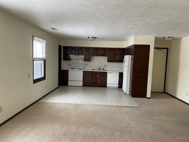 Kitchen - 708 Iaa Dr