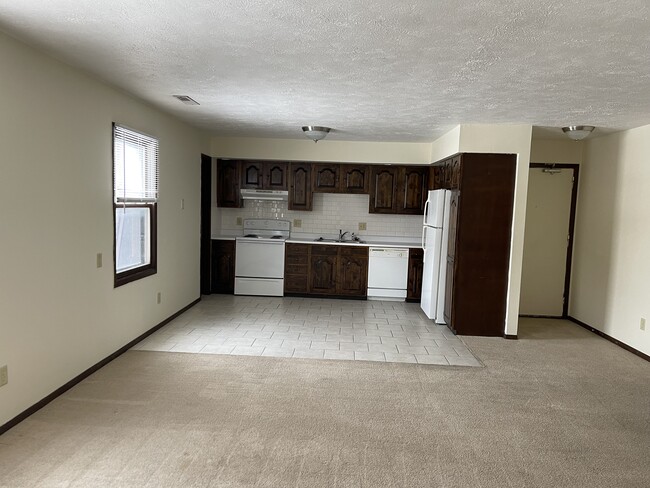 Kitchen - 708 Iaa Dr