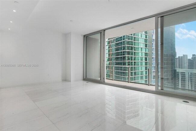 Foto del edificio - 300 Biscayne Blvd Way