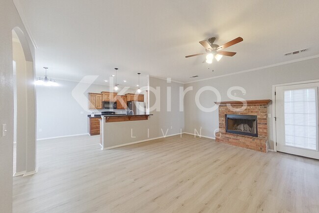 Foto del edificio - 9808 Asher Ave