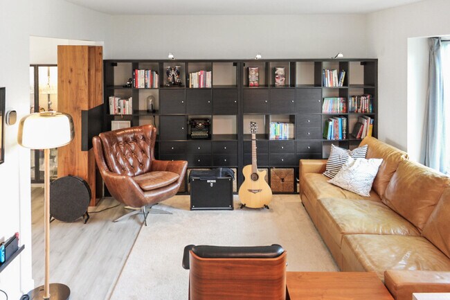 Foto del edificio - 3493 Burbank Dr