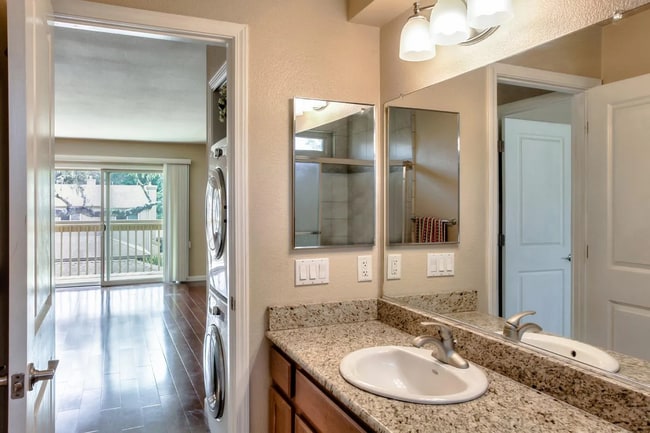 Building Photo - APT 298