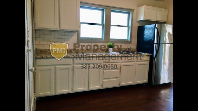 Building Photo - 3 to 6 month lease in darling 2 bedroom