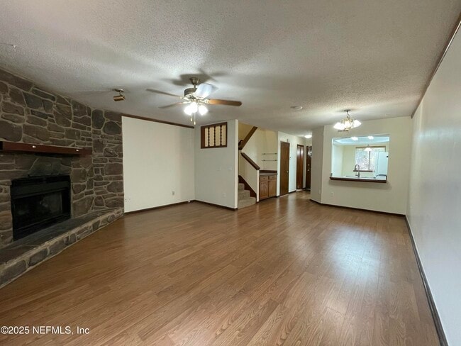 Foto del edificio - 4329 Pathwood Way