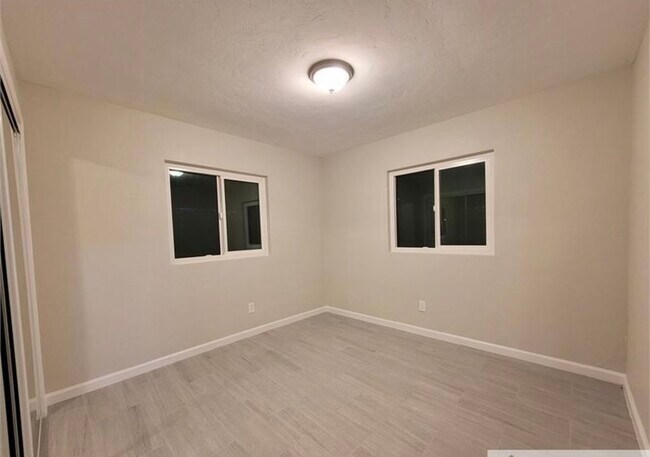 Building Photo - 8802 Almond Rd