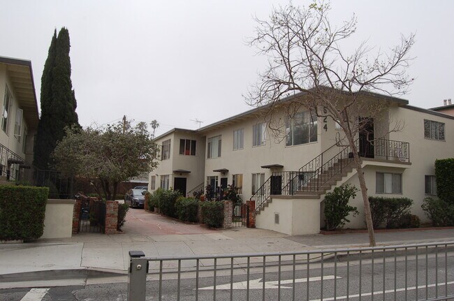 Foto del edificio - 630 Pico Blvd