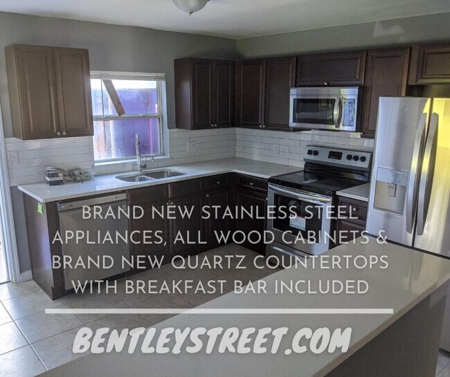 Building Photo - 1032 Bentley St