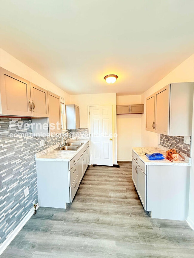 Foto del edificio - 17187 Rowe St