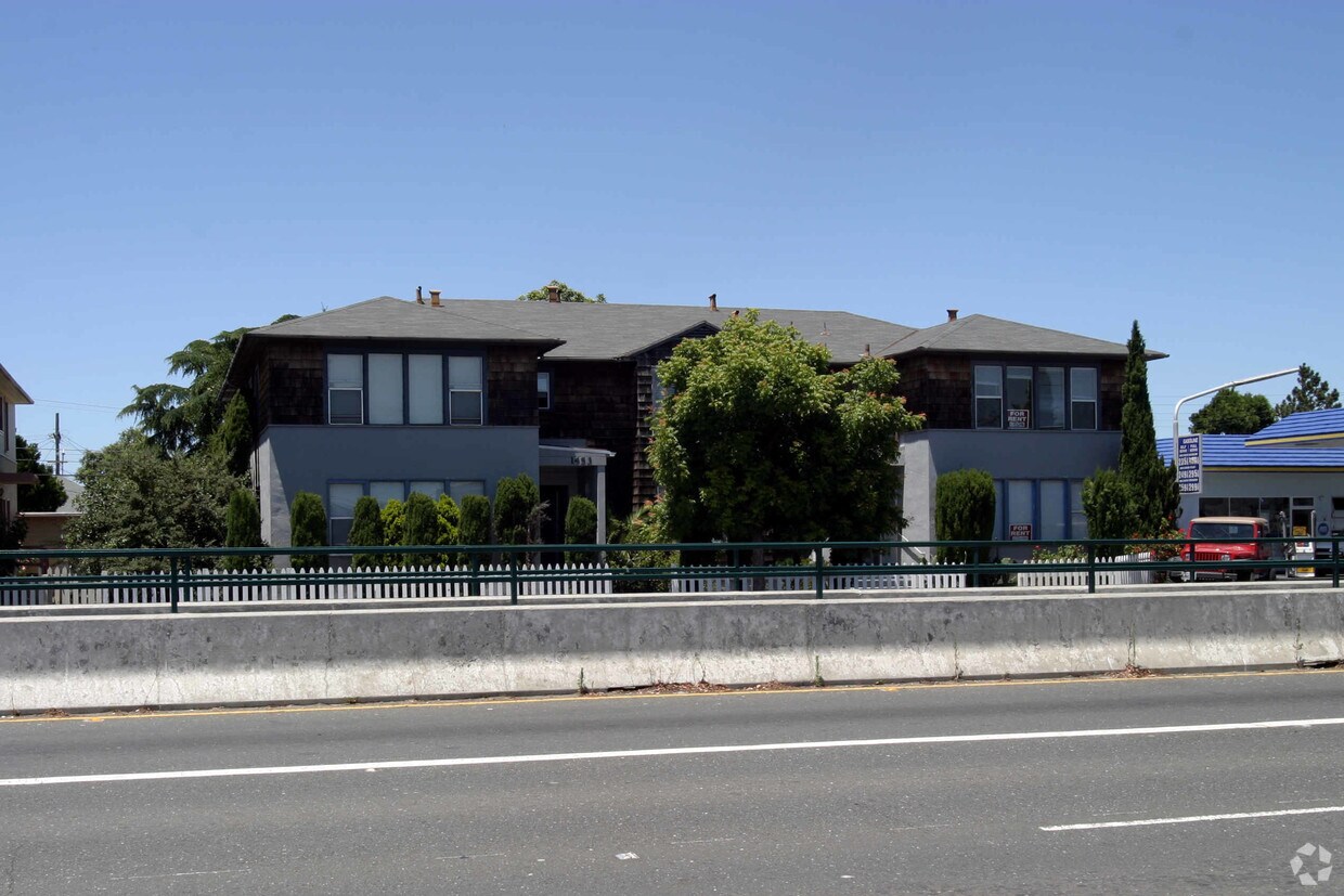 Foto del edificio - 1453 E 3rd Ave