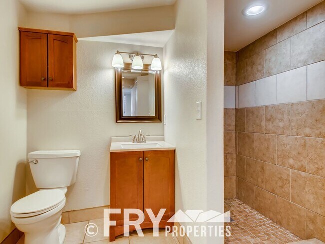 Building Photo - Beautifully remodeled 3-bedroom, 2.5-bath duplex in Wheat Ridge