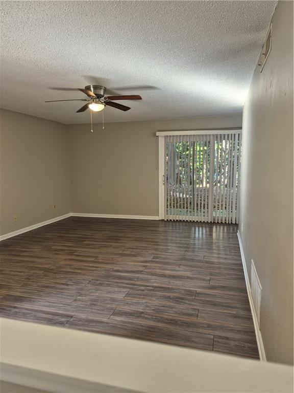 Building Photo - 37 Rumson Ct