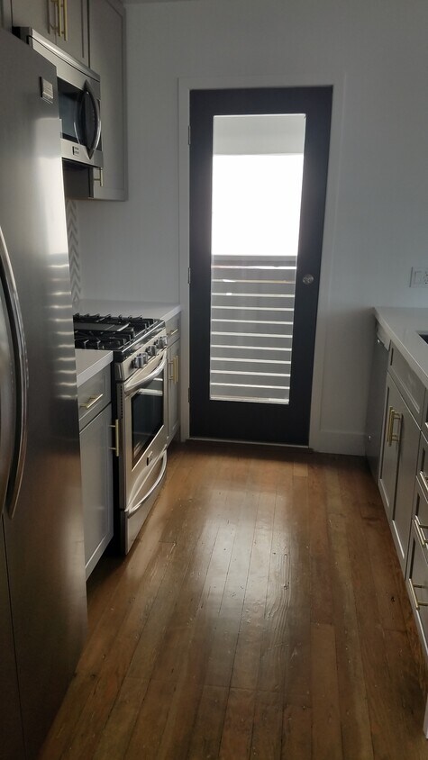 Foto principal - 201 42nd St