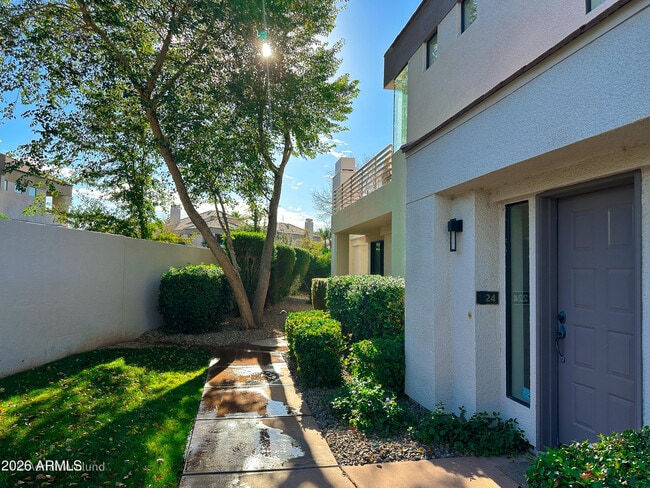 Building Photo - 7222 E Gainey Ranch Rd