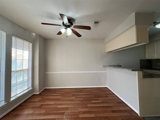 Foto del edificio - 11507 Meadow Ln