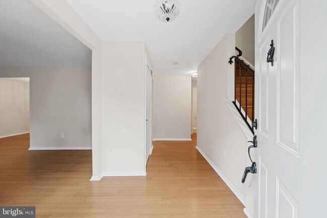 Foto del edificio - 6361 Woodland Ridge Ct