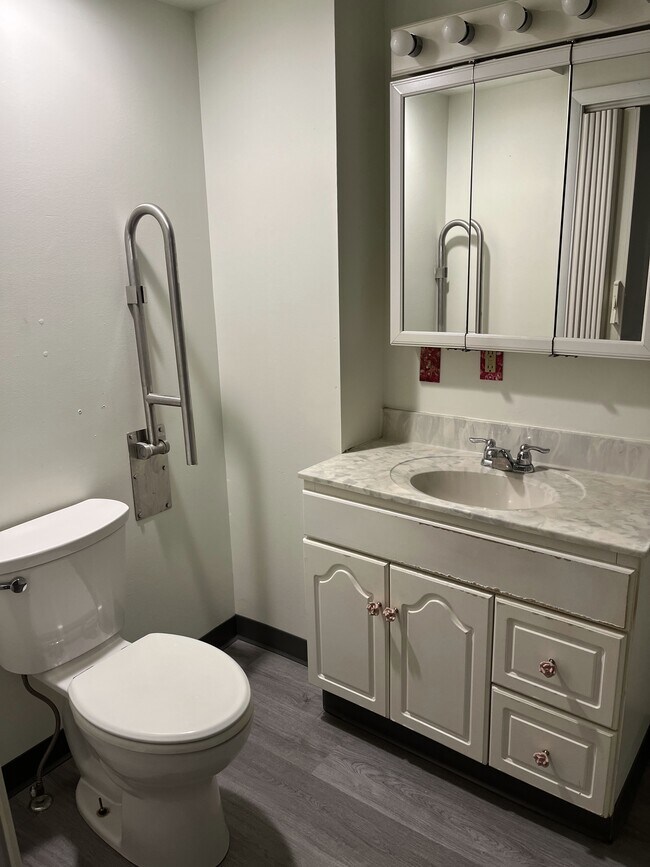 Foto del edificio - 223 W 18th St
