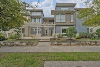 Building Photo - 2025 Simond Ave