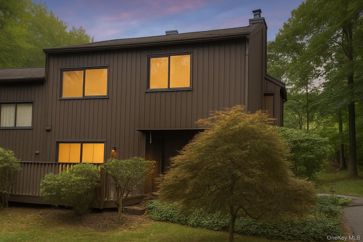 Primary Photo - 4 Aspen Ct