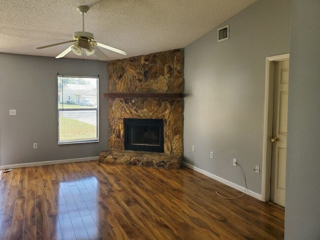Foto del edificio - 3249 Cottonwood Ct