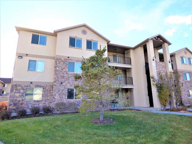 Exterior (2nd Floor) - 999 W Village River Ln