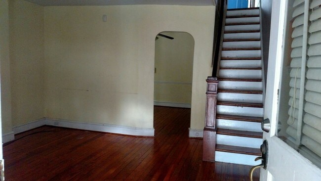 Foto del edificio - 1613 W 10th St