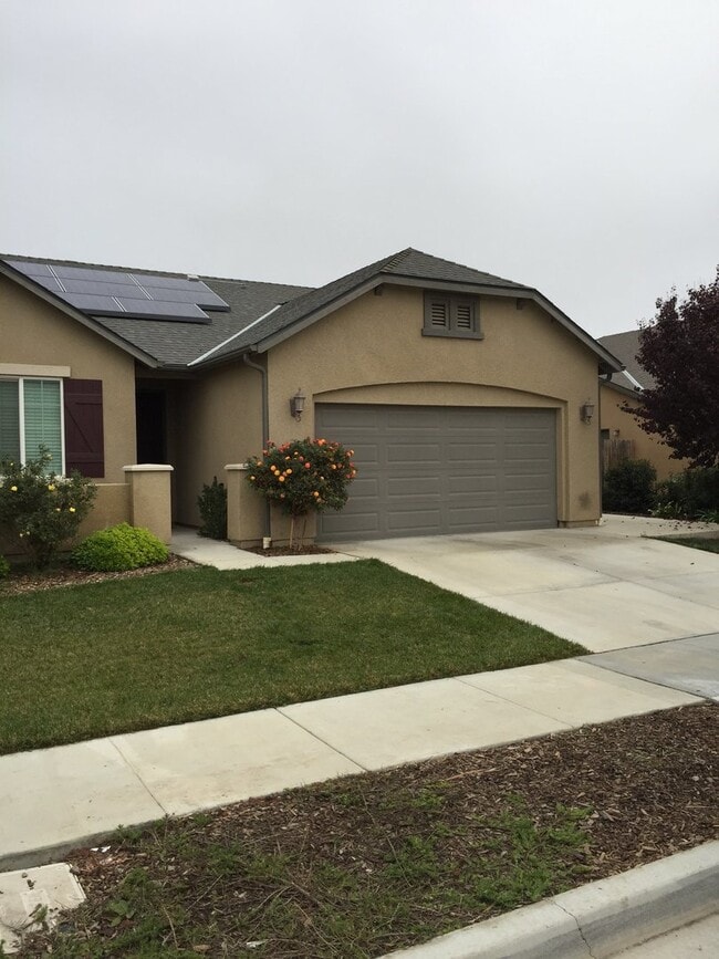 Building Photo - 3 Bedroom 2 Bath Solar Home