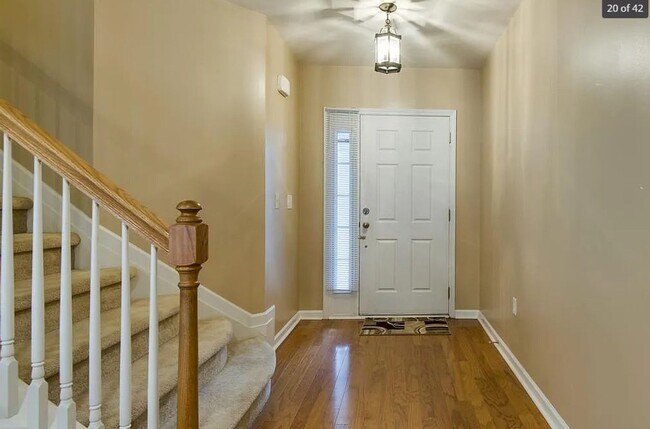 Foto del edificio - 434 Lazy Creek Ln