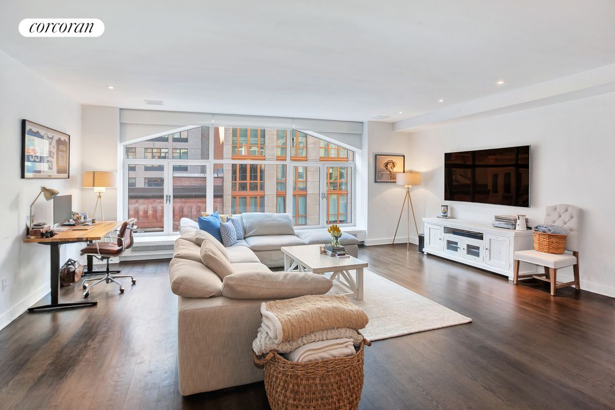 Foto principal - 129 W 20th St