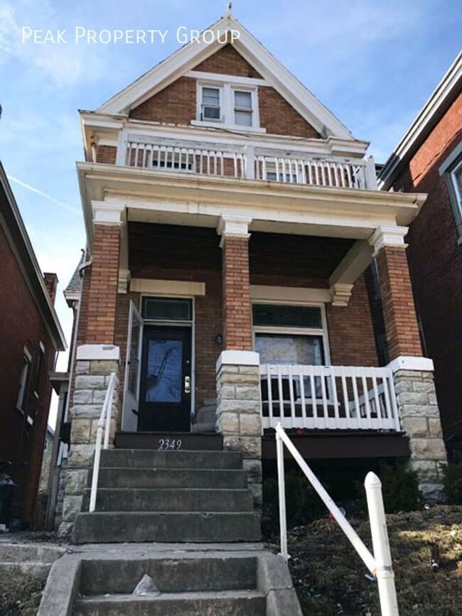Building Photo - 2349 Stratford Ave
