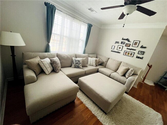 Foto del edificio - 102 Weatherstone Square Dr