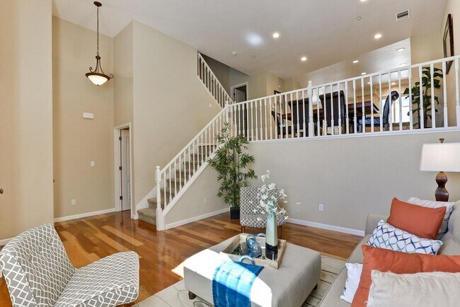 Foto del edificio - 6353 Byron Ln