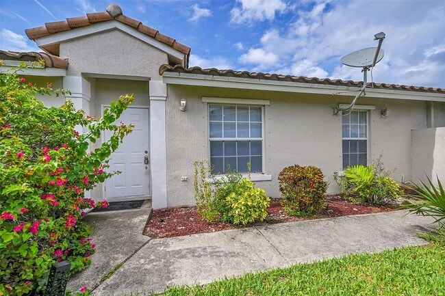 Foto del edificio - 5642 NW 118th Dr