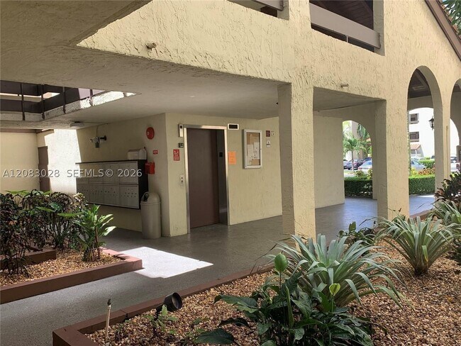 Foto del edificio - 8933 SW 123rd Ct