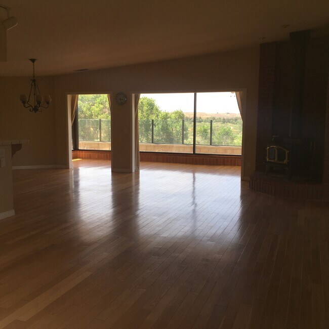 Foto del edificio - 14087 Driftwood Dr