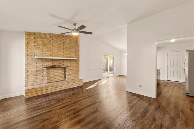 Building Photo - 2507 Biggs Dr