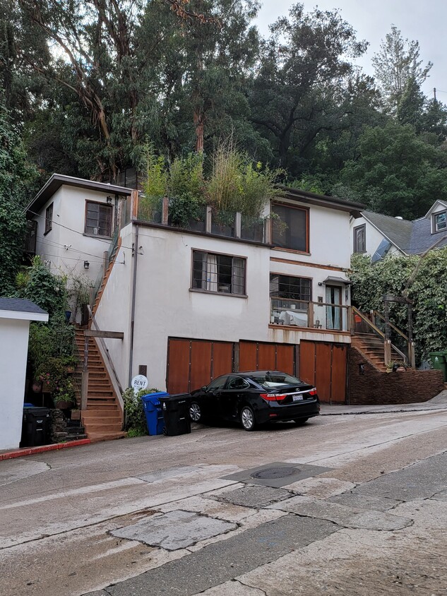 front view of duplex (rental is lower stairwell on right) - 6162 Glen Oak St