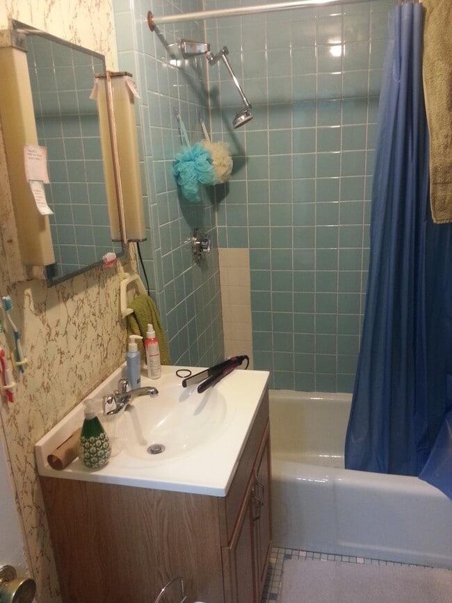 Building Photo - 23 N Beacon St