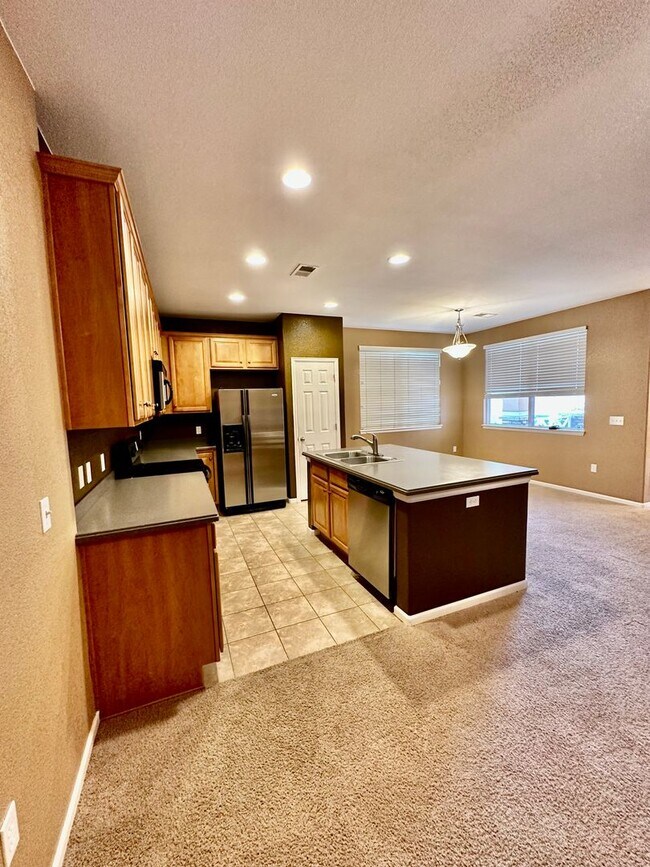 Foto del edificio - Introducing Your Dream Condo: Luxurious 2 ...