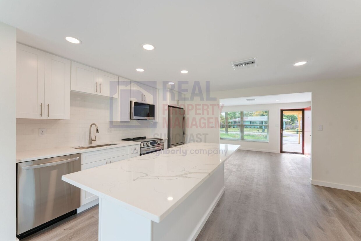 Primary Photo - Stunning 2 bedroom 2 bathroom home!